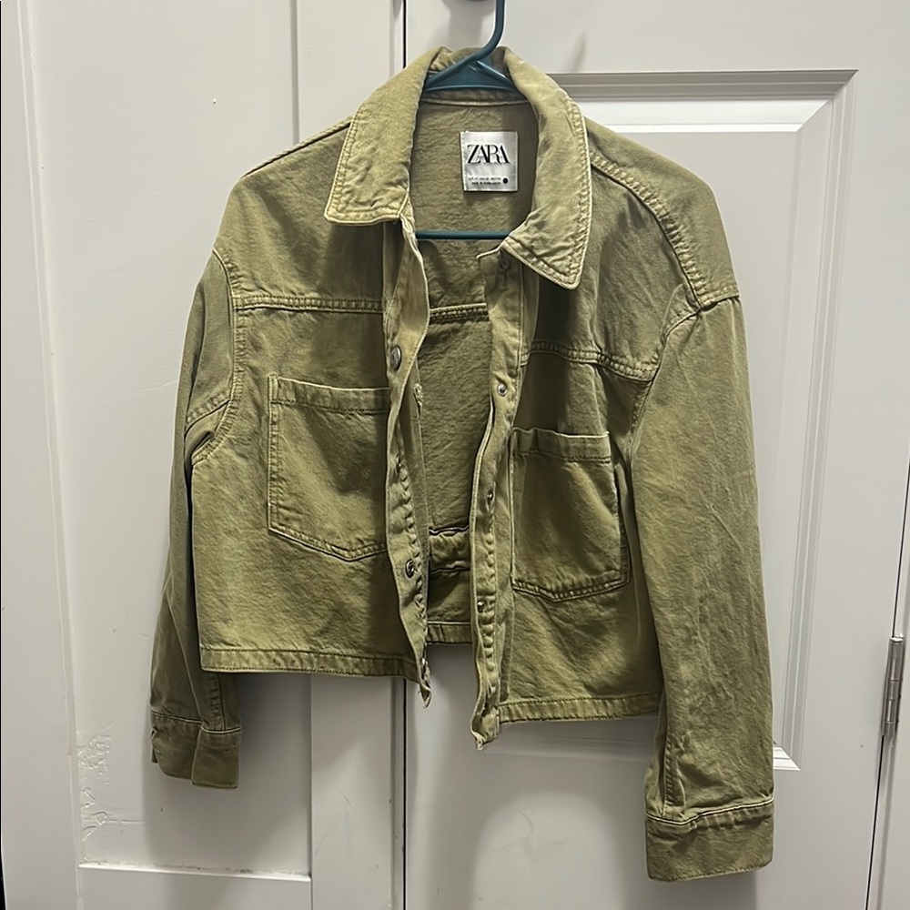 Zara Green Utility Jacket with Rugged Design